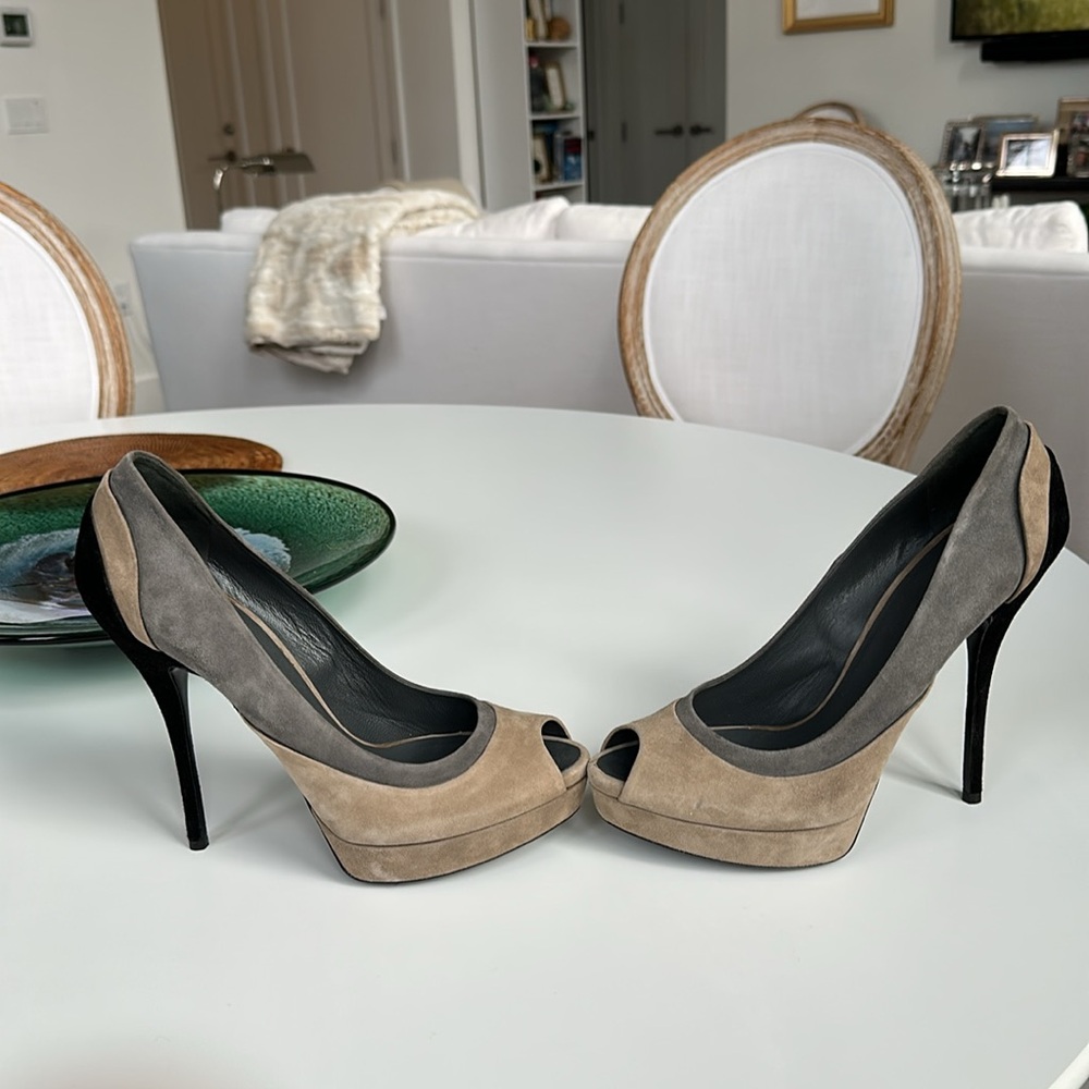 Gucci Color Block Suede Peep Toe Platform Heels NWOT - Picture 4 of 10